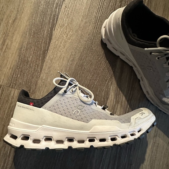 Like New On Cloud Cloudultras - Picture 2 of 5